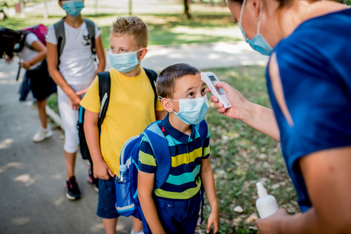 Medição de temperatura a crianças na escola