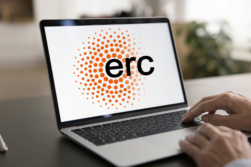 Computer with the ERC logo on the screen