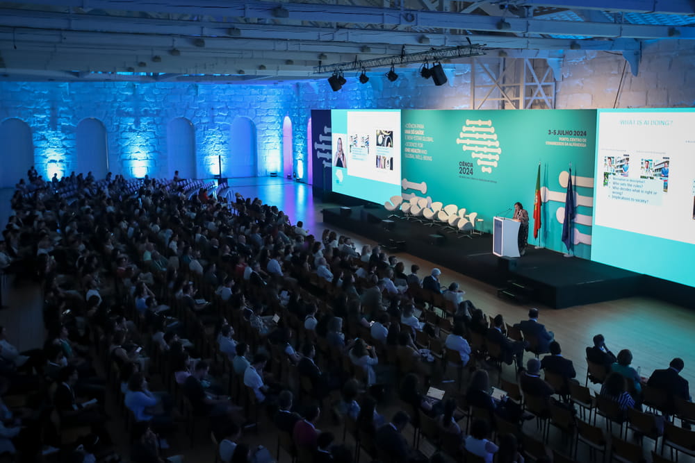 Plateia numa sessão plenária do Encontro Ciência 2024