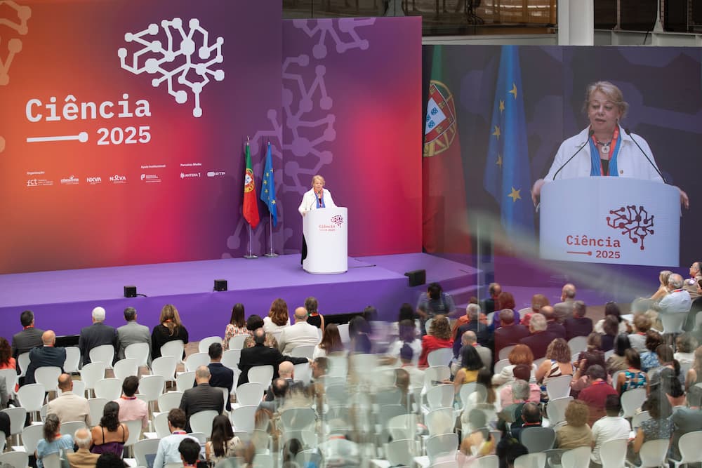 Sessão plenária do Encontro Ciência 2025, oradora Madalena Alves, presidente da FCT