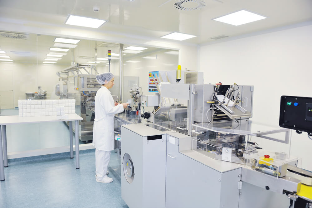 Fotografia de laboratório com equipamentos de investigação