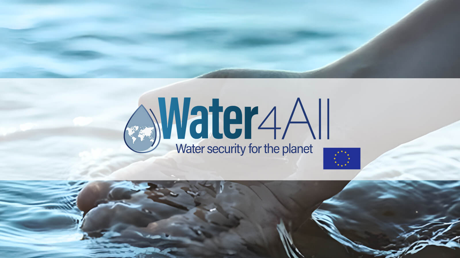Fotografia de uma mão na água alusiva ao Water4All